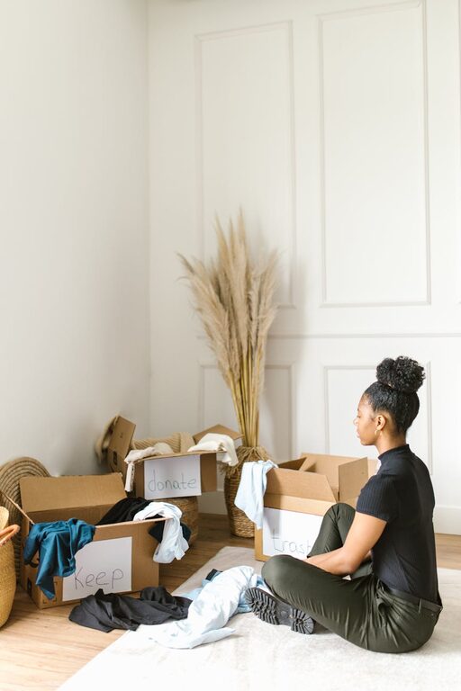 How to Store Seasonal Clothes Efficiently: Practical Tips for Every Home